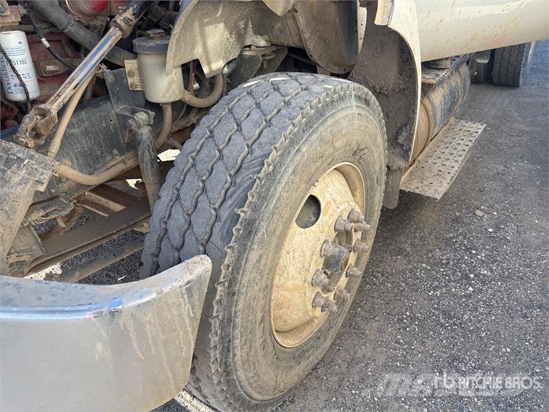 Ford F-750 صهاريج مياه