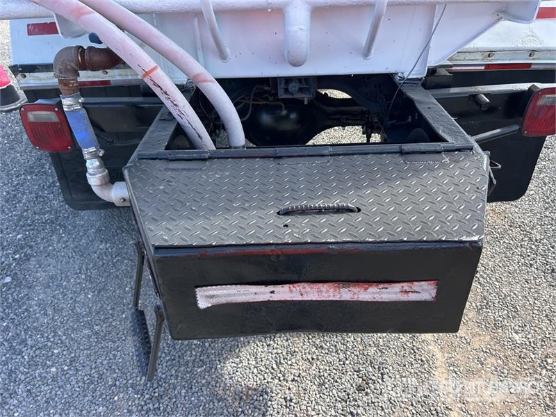 Ford F-750 Vandens sunkvežimiai