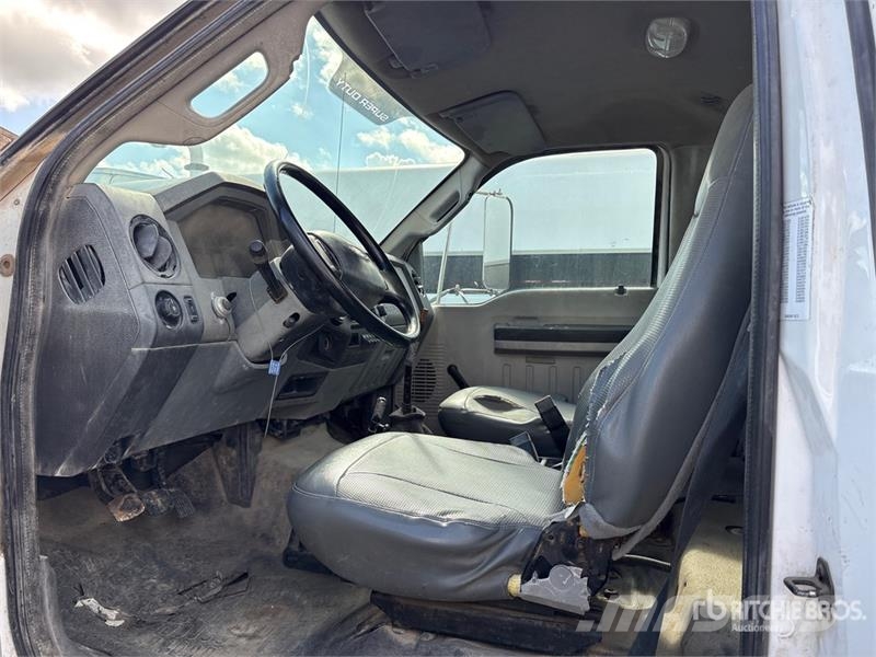 Ford F-750 Ūdens mašīnas