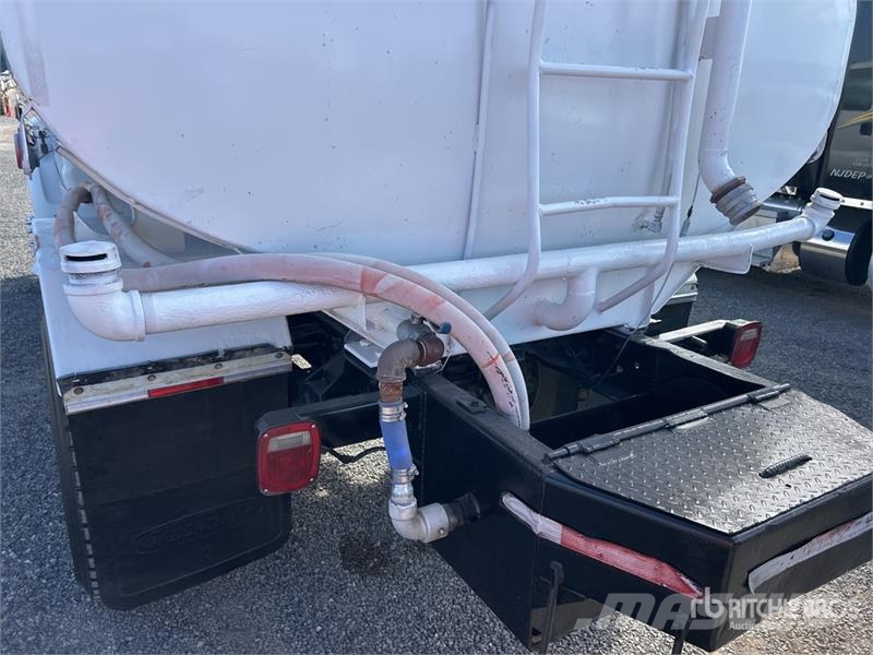 Ford F-750 Vandens sunkvežimiai