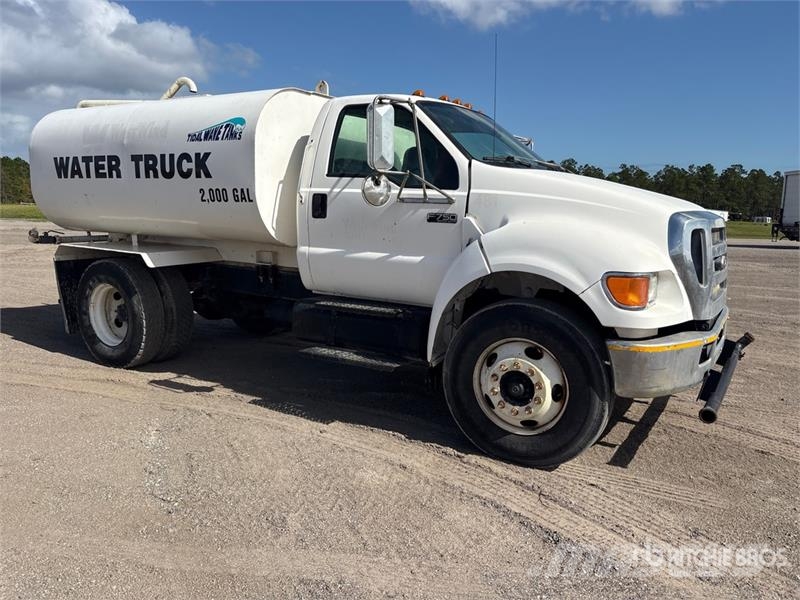 Ford F-750 Camiones cisterna