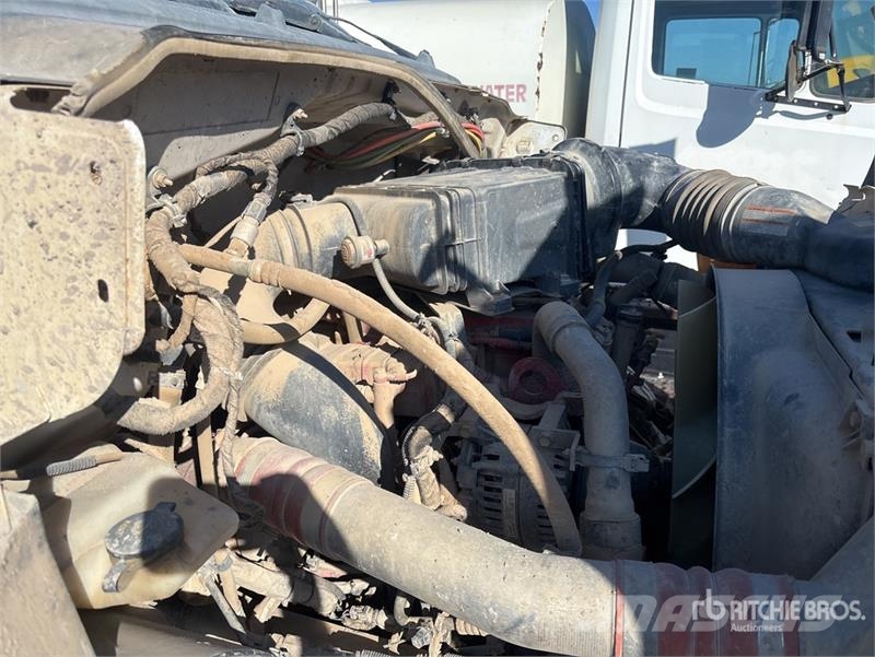 Ford F-750 صهاريج مياه