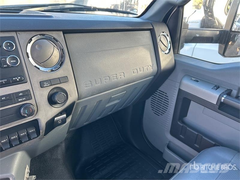 Ford F-750 Kravas automašinas konteineru vedeji