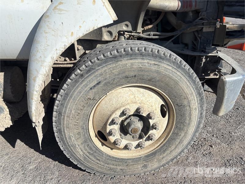 Ford F-750 صهاريج مياه