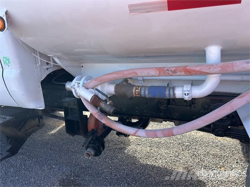 Ford F-750 Vandens sunkvežimiai