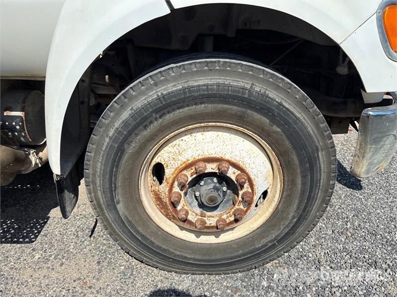 Ford F-750 Camiones cisterna