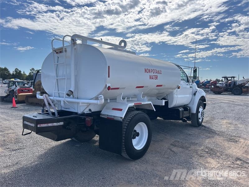 Ford F-750 Vandens sunkvežimiai