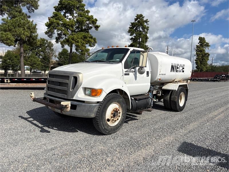 Ford F-750 Ūdens mašīnas