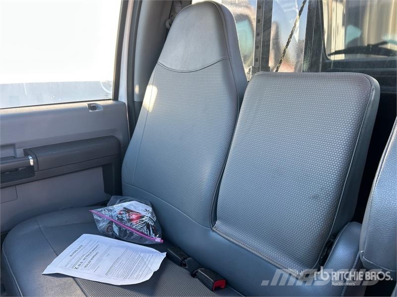 Ford F-750 Kravas automašinas konteineru vedeji