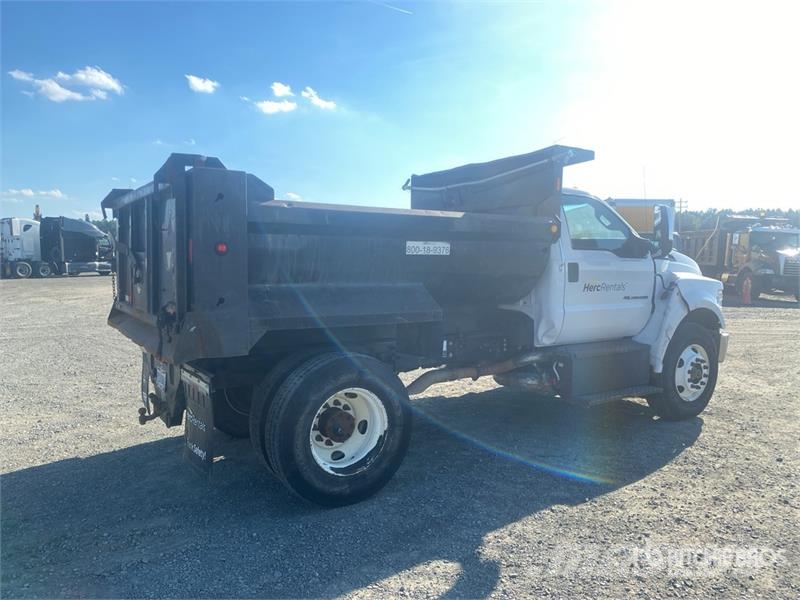 Ford F-750 Autobasculanta