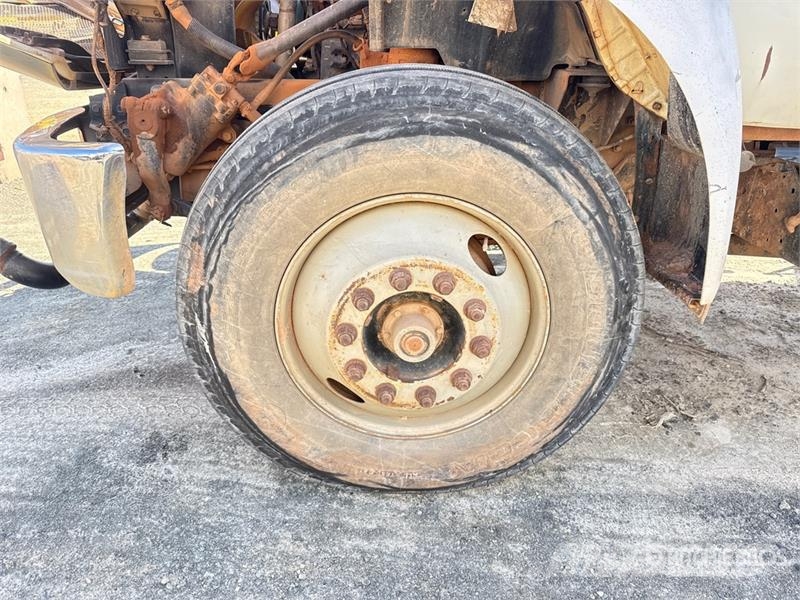 Ford F-750 Tovornjaki za vodo