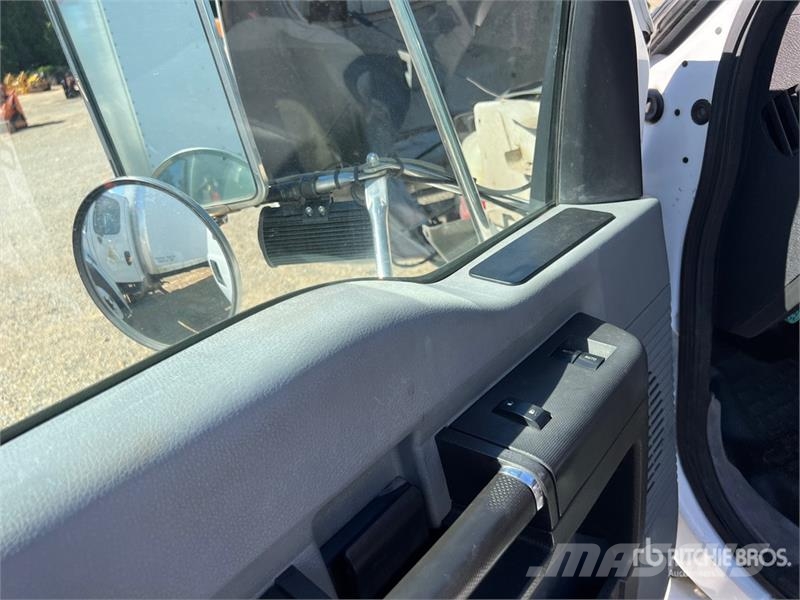 Ford F-750 Autocisterna