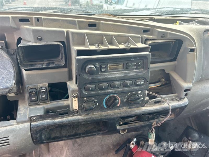 Ford F-750 Auto-tanques