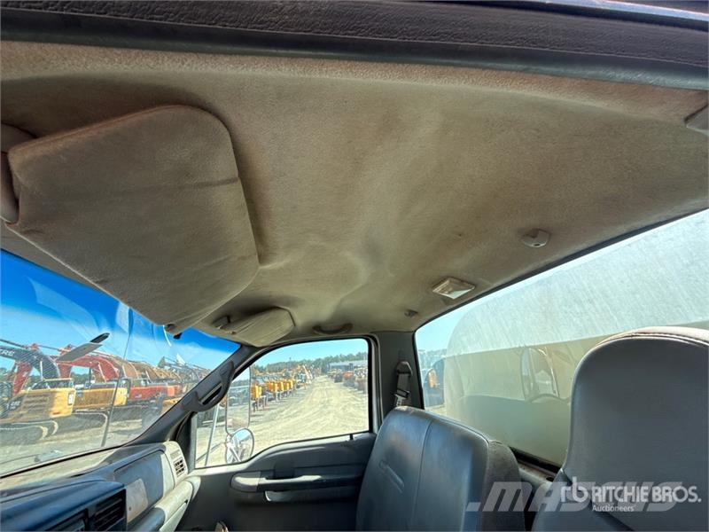 Ford F-750 Tovornjaki za vodo