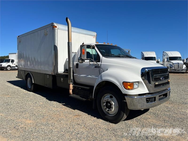 Ford F-750 Autocisterna