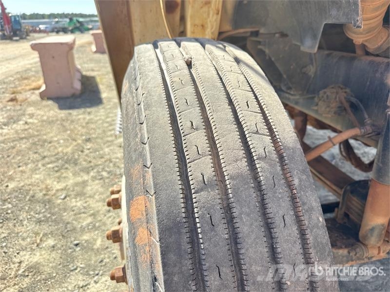 Ford F-750 Tovornjaki za vodo