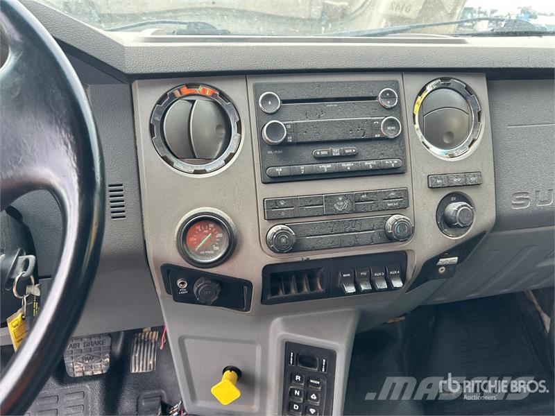Ford F-750 Kabine i unutrašnjost
