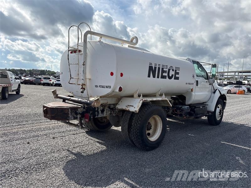 Ford F-750 Ūdens mašīnas