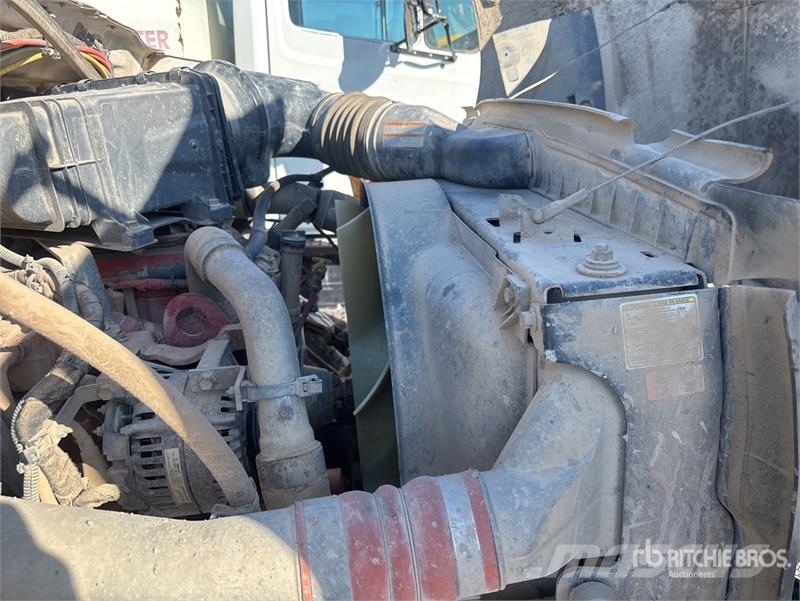 Ford F-750 صهاريج مياه