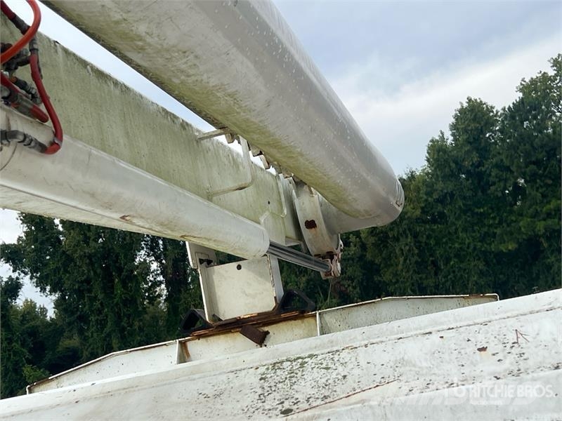 Ford F-750 4x2 Bucket Truck Camion nacelle