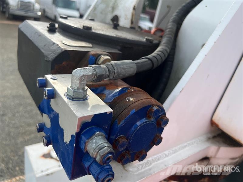 Ford F-750 4x2 Bucket Truck Camion nacelle