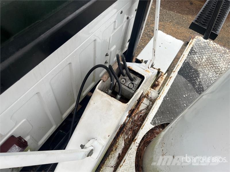 Ford F-750 4x2 Bucket Truck Camion nacelle