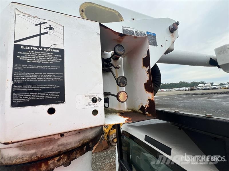 Ford F-750 4x2 Bucket Truck Camion nacelle