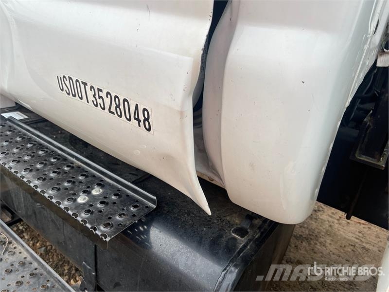 Ford F-750 4x2 Bucket Truck Camion nacelle