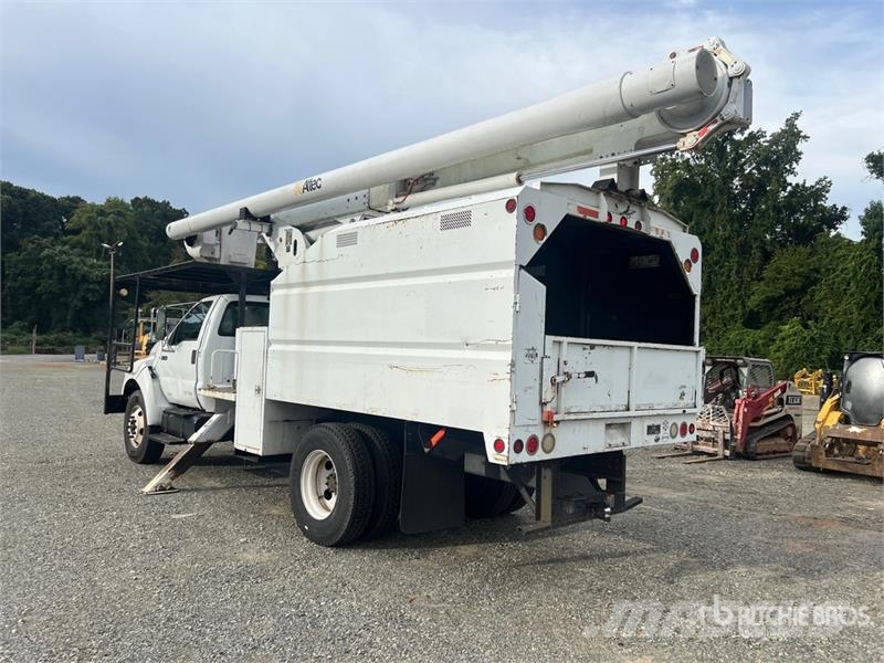 Ford F-750 4x2 Bucket Truck Camion nacelle