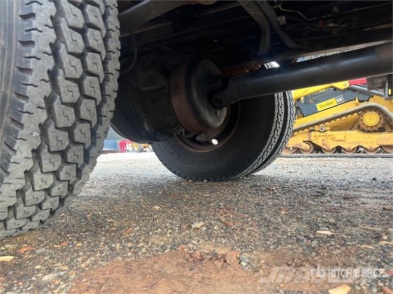 Ford F-750 4x2 Bucket Truck Camion nacelle