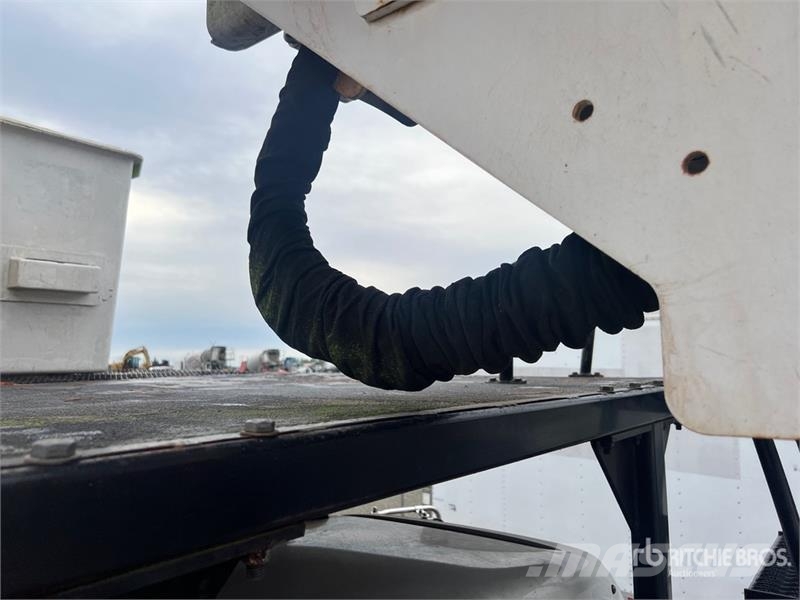 Ford F-750 4x2 Bucket Truck Camion nacelle