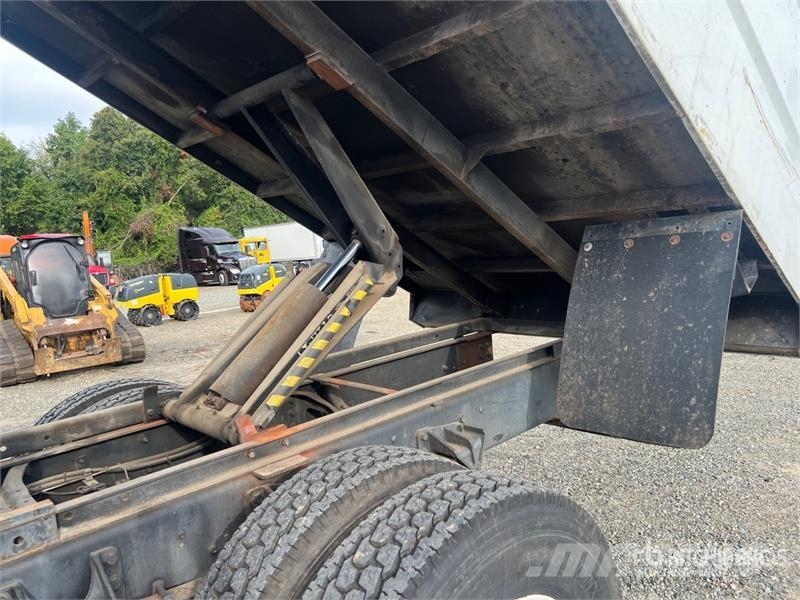 Ford F-750 4x2 Bucket Truck Camion nacelle