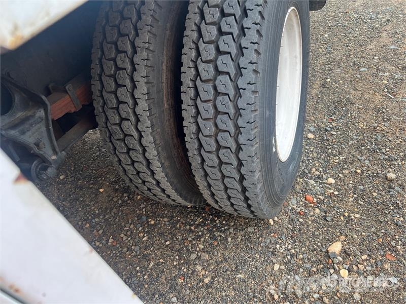 Ford F-750 4x2 Bucket Truck Camion nacelle