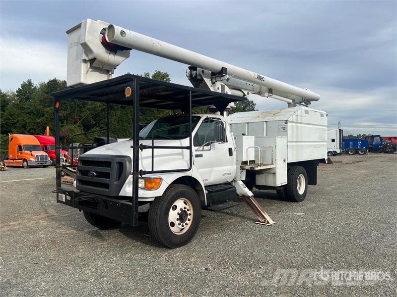 Ford F-750 4x2 Bucket Truck Camion nacelle