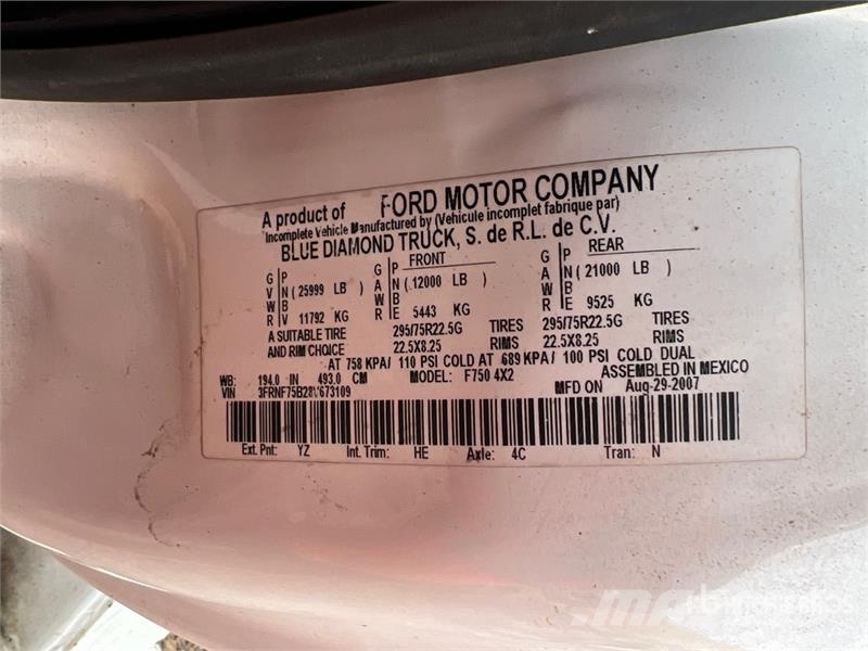 Ford F-750 4x2 Bucket Truck Camion nacelle