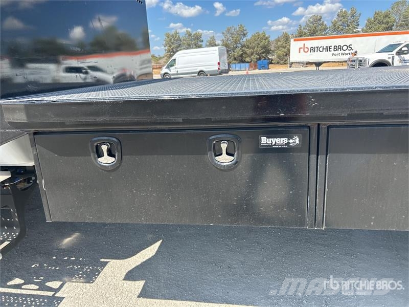 Ford F-750 4x2 Crew Cab Flatbed Truck Camiones plataforma