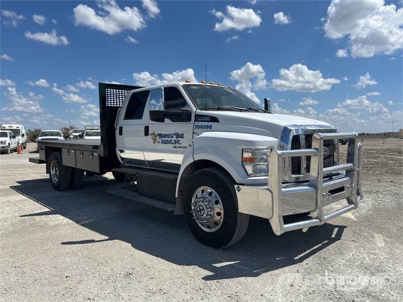 Ford F-750 4x2 Crew Cab Flatbed Truck Camiones plataforma