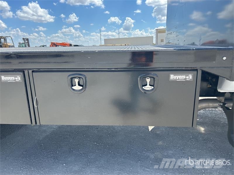 Ford F-750 4x2 Crew Cab Flatbed Truck Camiones plataforma