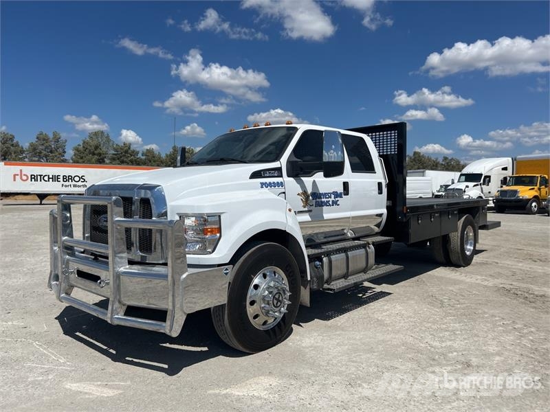 Ford F-750 4x2 Crew Cab Flatbed Truck Camiones plataforma