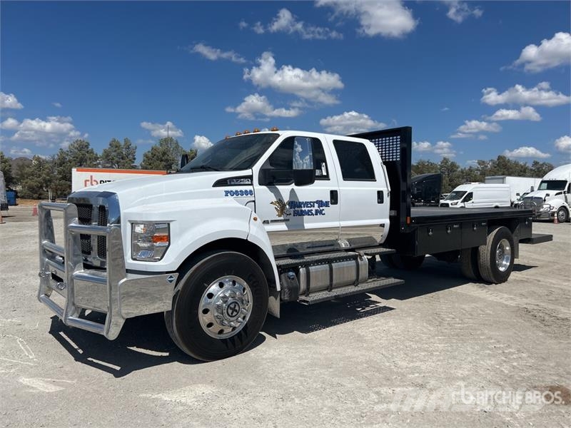 Ford F-750 4x2 Crew Cab Flatbed Truck Camiones plataforma