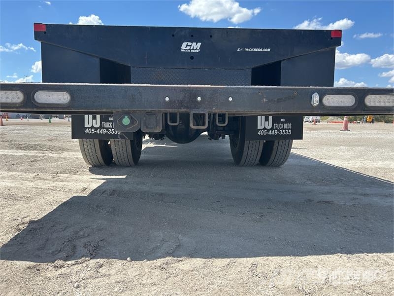 Ford F-750 4x2 Crew Cab Flatbed Truck Camiones plataforma