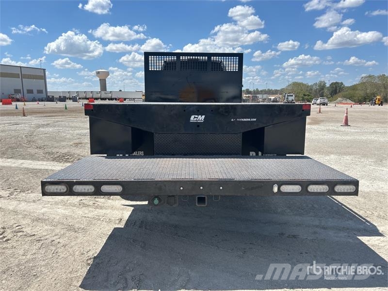 Ford F-750 4x2 Crew Cab Flatbed Truck Camiones plataforma