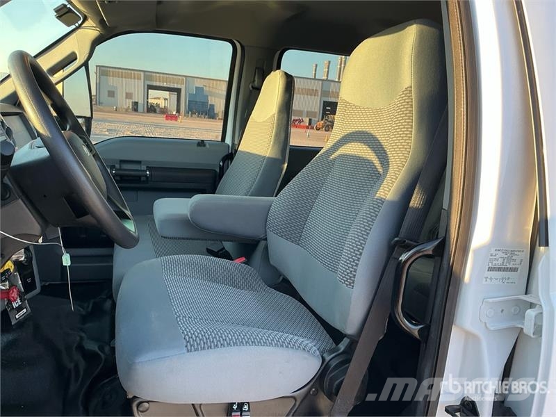 Ford F-750 4x2 Crew Cab Flatbed Truck Φορτηγά Kαρότσα με ανοιγόμενα πλαϊνά