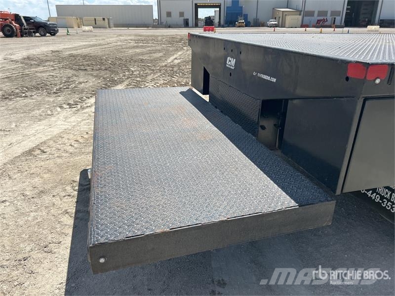 Ford F-750 4x2 Crew Cab Flatbed Truck Camiones plataforma