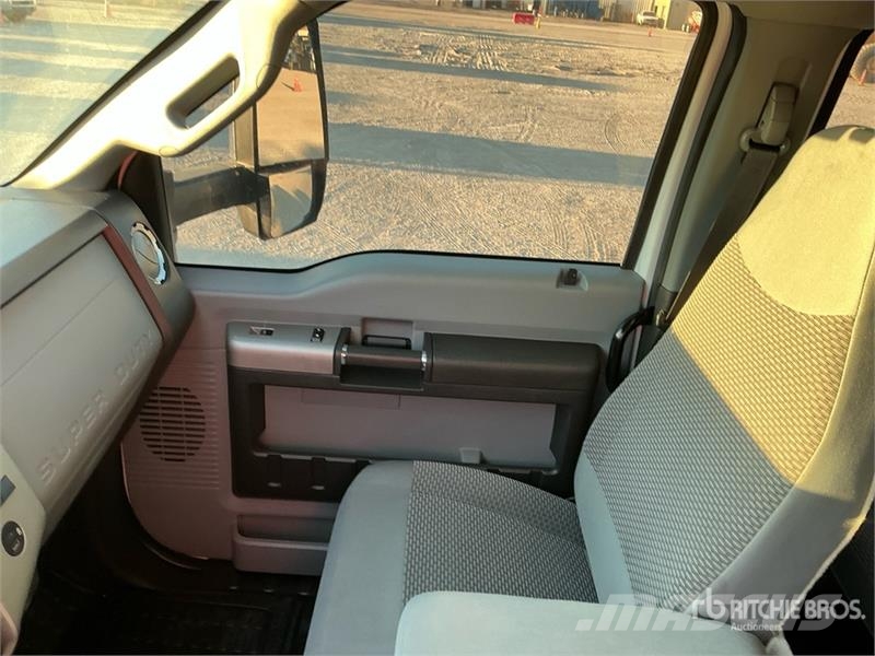 Ford F-750 4x2 Crew Cab Flatbed Truck Φορτηγά Kαρότσα με ανοιγόμενα πλαϊνά