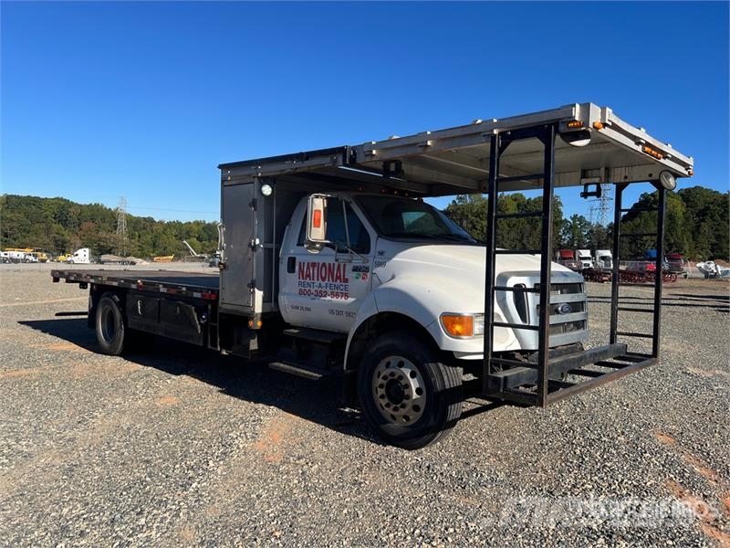 Ford F-750 4x2 Flatbed Truck Flakbilar