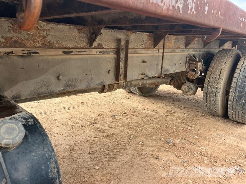 Ford F-750 4x2 Flatbed Truck Camiones de cama baja
