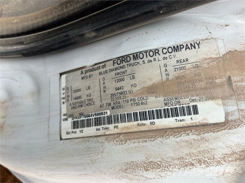 Ford F-750 4x2 Flatbed Truck Camiones de cama baja