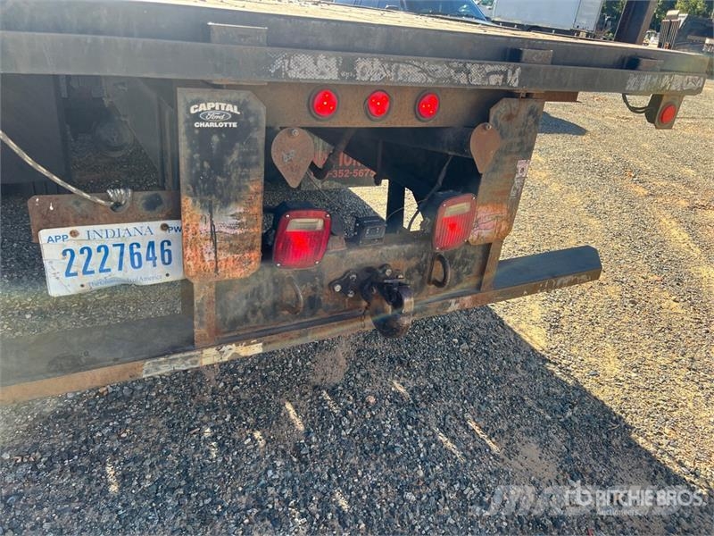 Ford F-750 4x2 Flatbed Truck Flakbilar