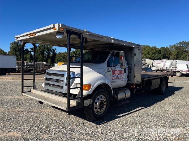 Ford F-750 4x2 Flatbed Truck Flakbilar